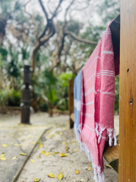 luxurious Turkish towels, soft beach towels, absorbent pestemal towels, traditional Turkish bath towels, handwoven Turkish textiles, quick-drying towels